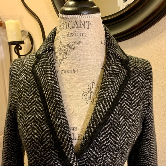 HOST PICK-NWT PURE MERINO WOOL. SOFT & LOVELY. A CLASS ACT❤️ - Picture 5 of 7